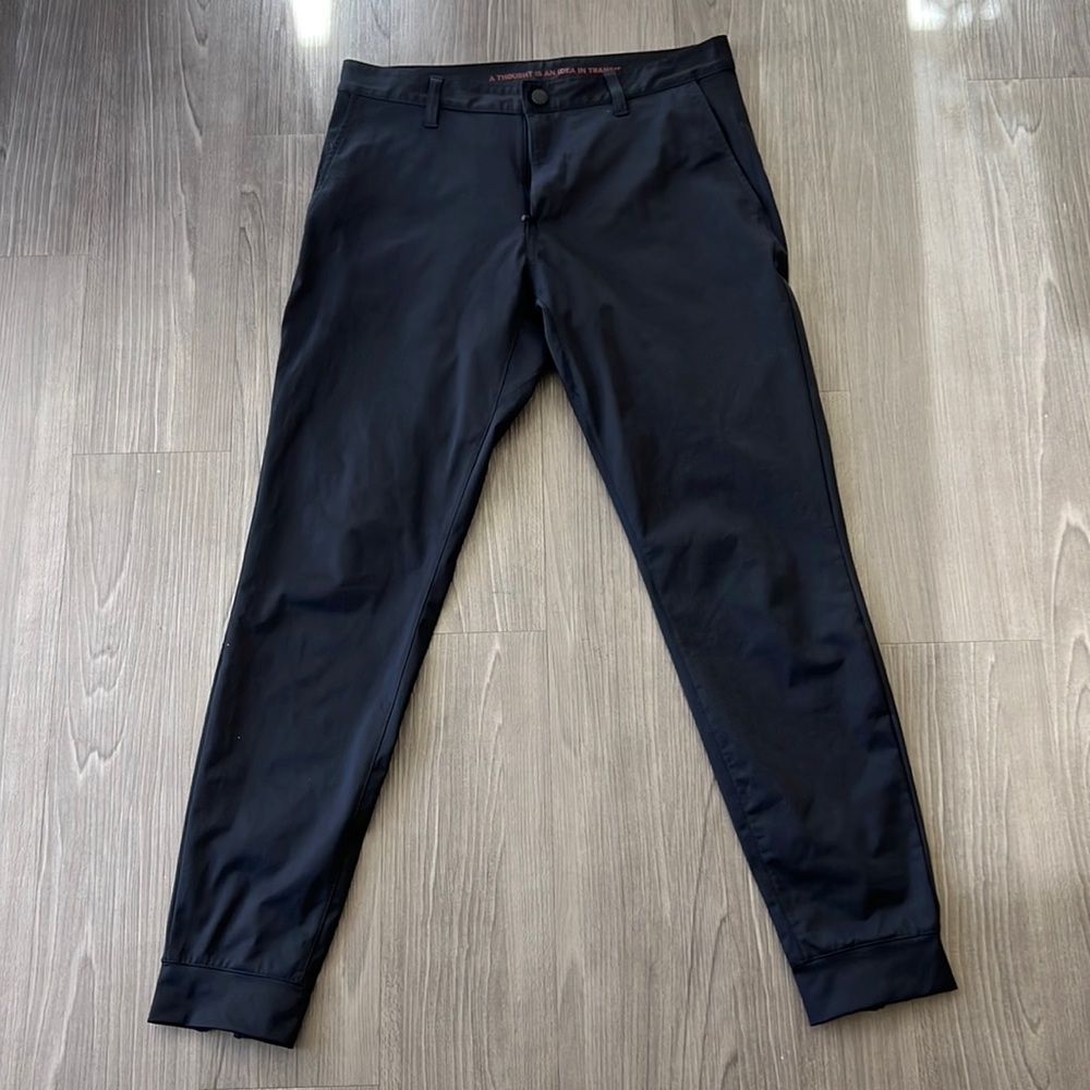 Rhone Commuter Five Pocket Pants 30x30 in Black. Only worn 2x.